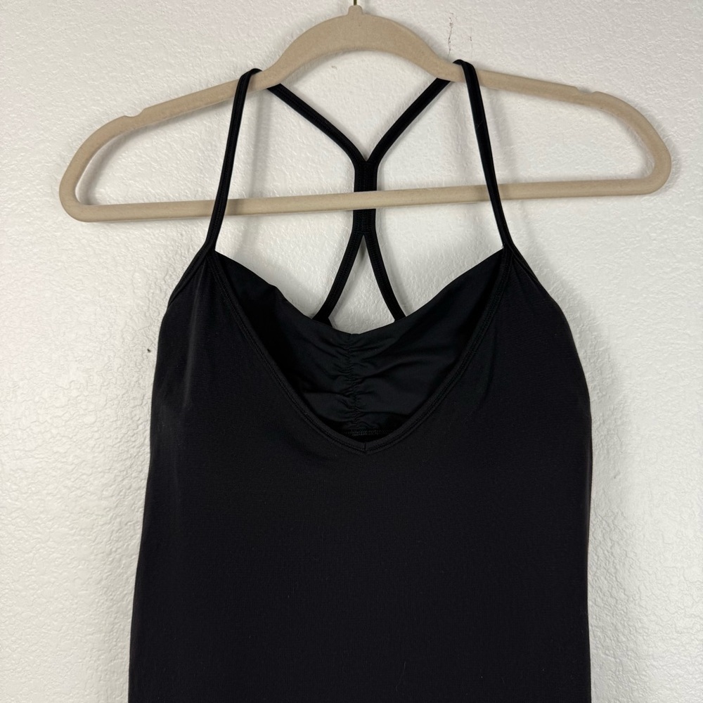 Lululemon Womens Activewear Tank Top Black Sleeveless V Neck Racerback 6